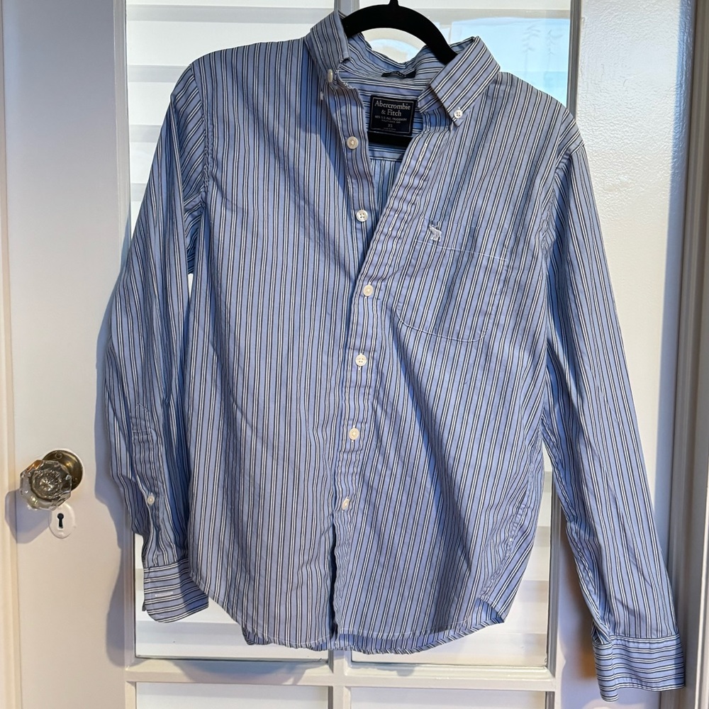 Abercrombie & Fitch Muscle Button Down Blue Striped Men's XS Shirt